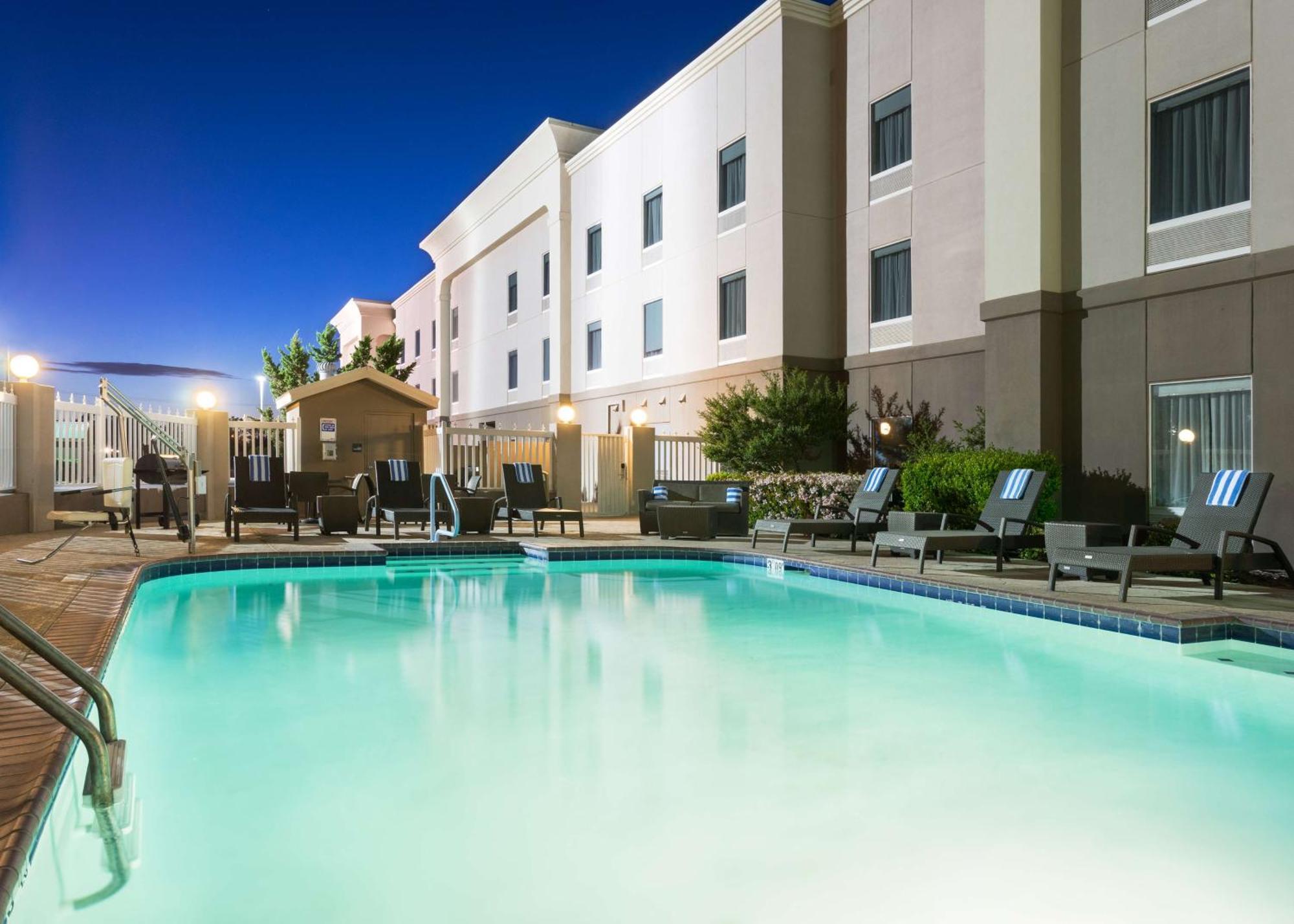 Hampton Inn By Hilton Odessa Bagian luar foto