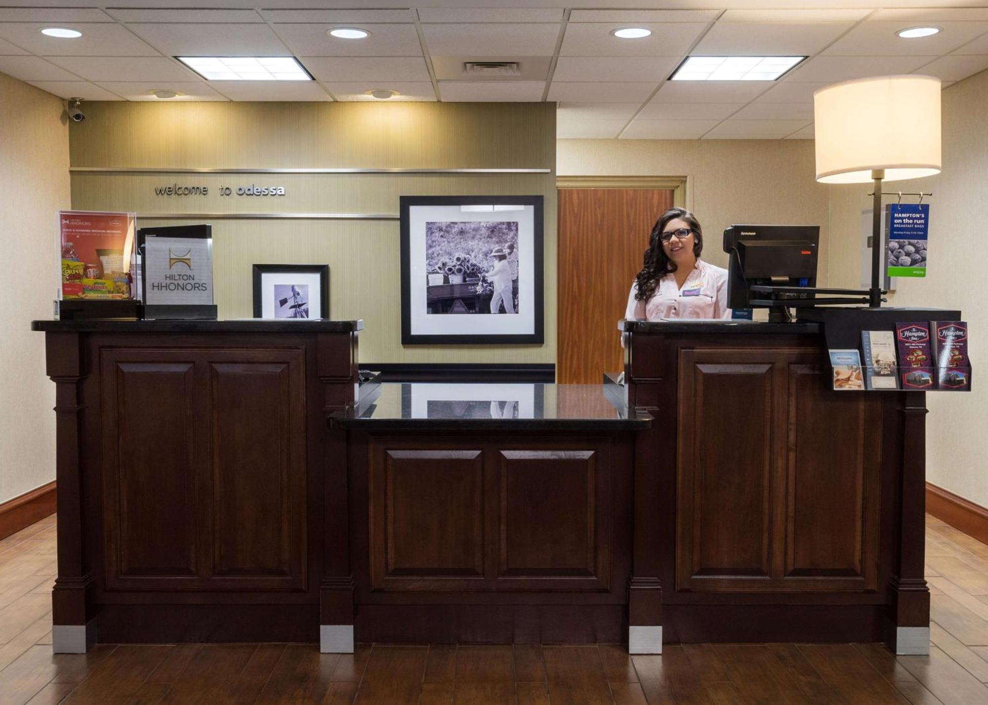 Hampton Inn By Hilton Odessa Bagian luar foto